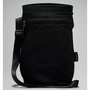 NWT lululemon Waterbottle Crossbody